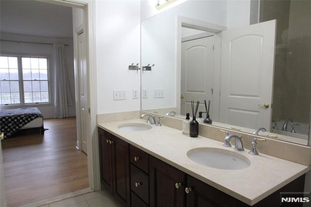 2403 Windsor Park Court 403, Englewood, NJ 07631