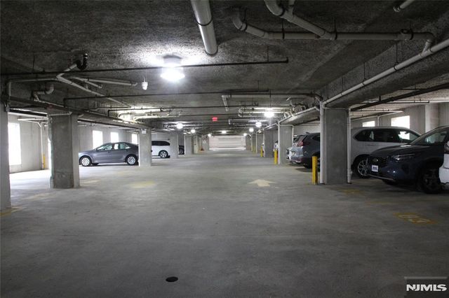 2403 Windsor Park Court 403, Englewood, NJ 07631