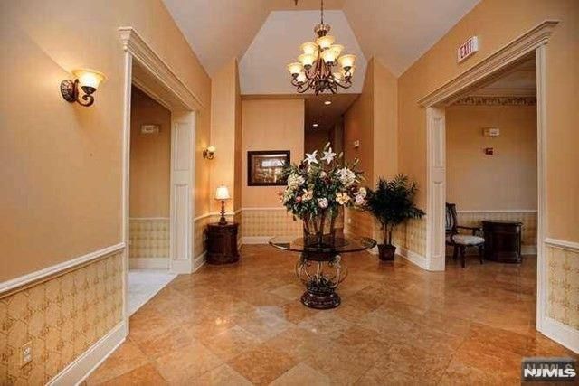 2403 Windsor Park Court 403, Englewood, NJ 07631