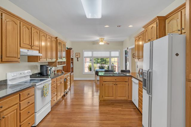 178 Sugar Leaf Cir, Winchester, TN 37398