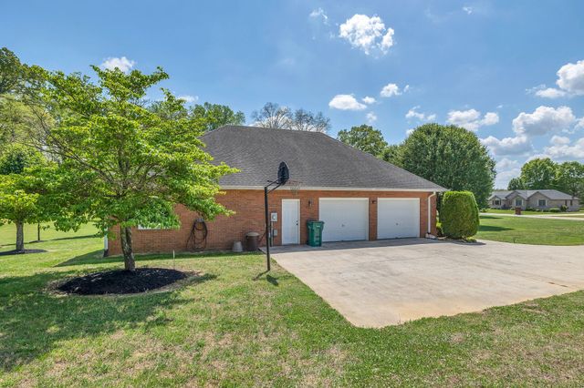 178 Sugar Leaf Cir, Winchester, TN 37398