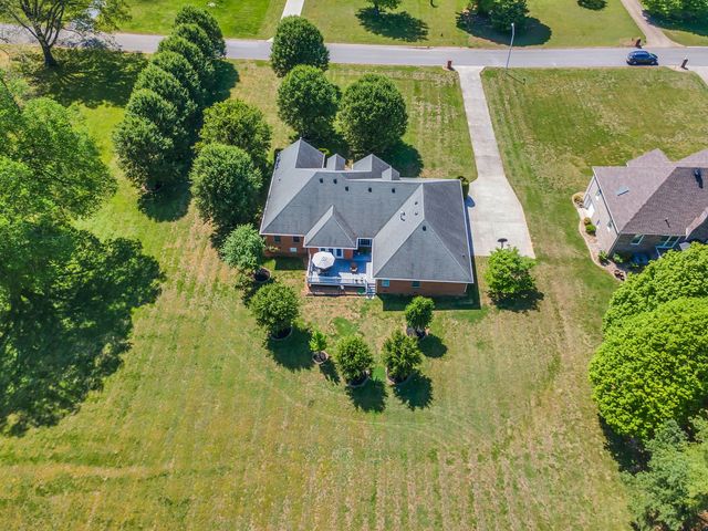 178 Sugar Leaf Cir, Winchester, TN 37398