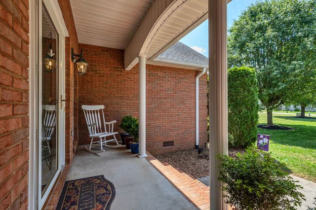 178 Sugar Leaf Cir, Winchester, TN 37398