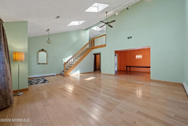 683 Mccormick Drive, Toms River, NJ 08753