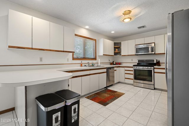 683 Mccormick Drive, Toms River, NJ 08753