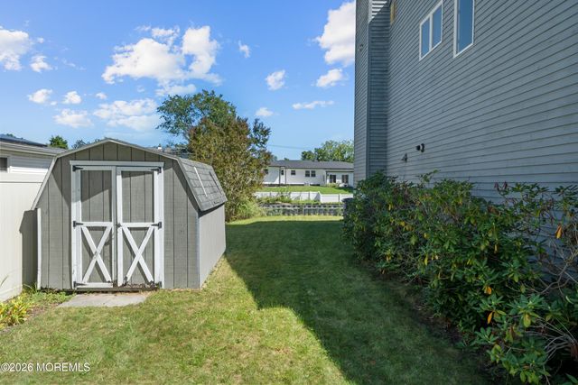 683 Mccormick Drive, Toms River, NJ 08753