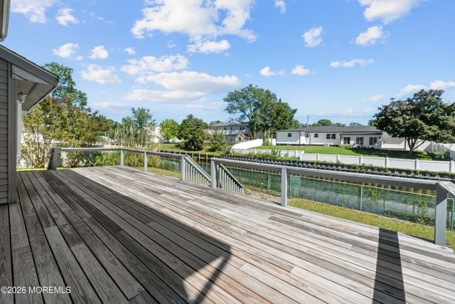 683 Mccormick Drive, Toms River, NJ 08753
