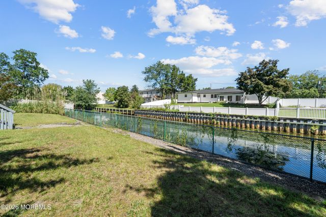 683 Mccormick Drive, Toms River, NJ 08753