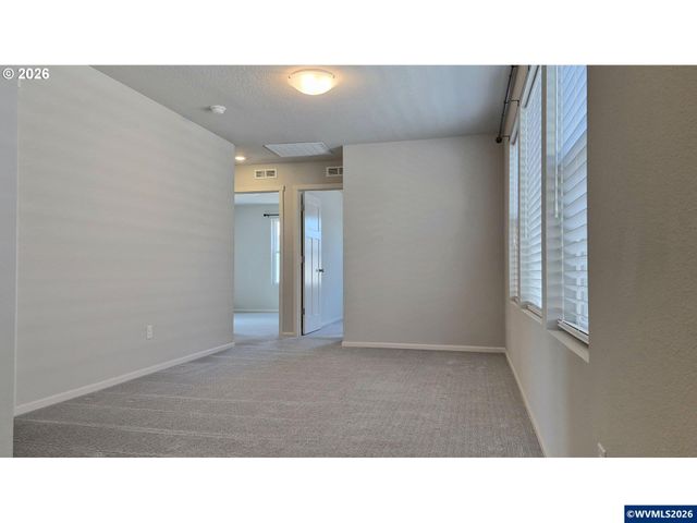 1943 NW Kent St, Mcminnville, OR 97128