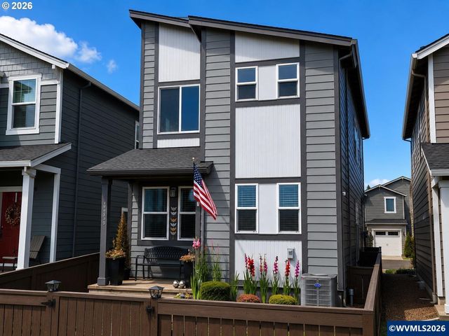 1943 NW Kent St, Mcminnville, OR 97128