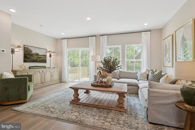 58 SILVERBELL AVE, Berlin, NJ 08009