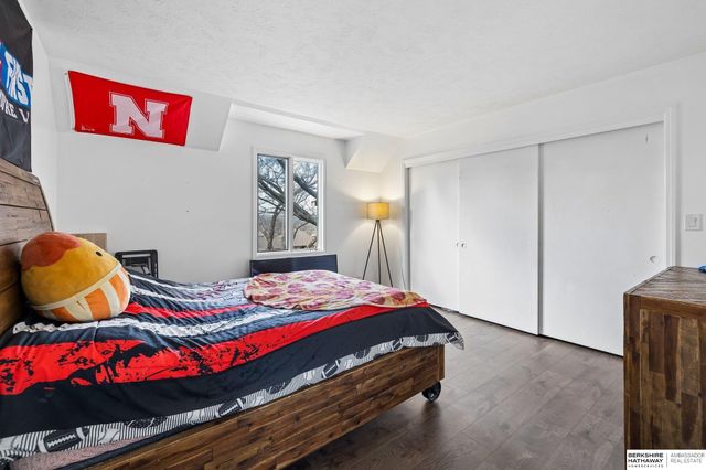 11819 Jefferson Plaza, Omaha, NE 68137