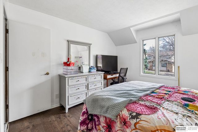 11819 Jefferson Plaza, Omaha, NE 68137