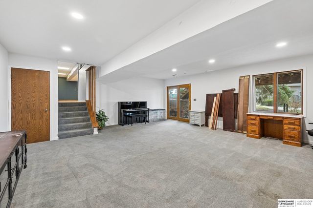 11819 Jefferson Plaza, Omaha, NE 68137