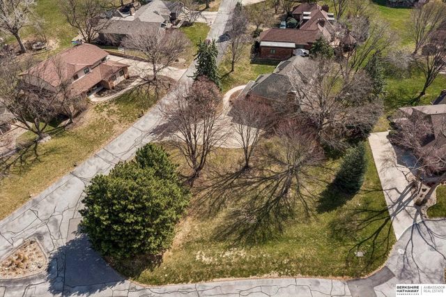 11819 Jefferson Plaza, Omaha, NE 68137