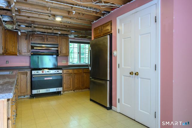 30 Steep Hollow Lane, Manchester, CT 06040