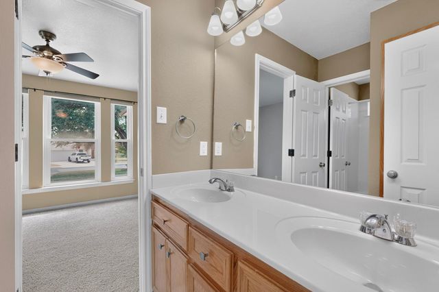 104 River Park LN, Georgetown, TX 78626