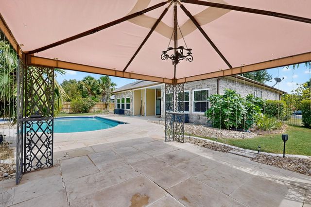 104 River Park LN, Georgetown, TX 78626