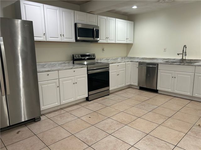 982 Plainfield Street 4, Johnston, RI 02919