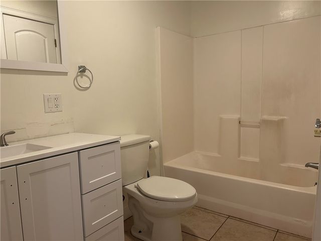 982 Plainfield Street 4, Johnston, RI 02919