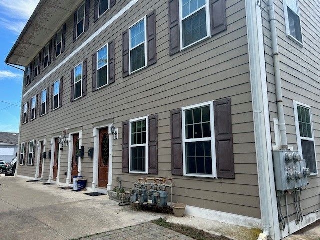 982 Plainfield Street 4, Johnston, RI 02919