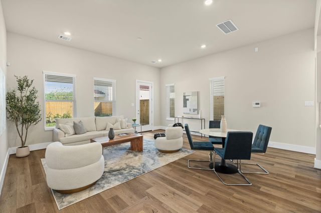 5622 Bertellis Lane, Houston, TX 77091