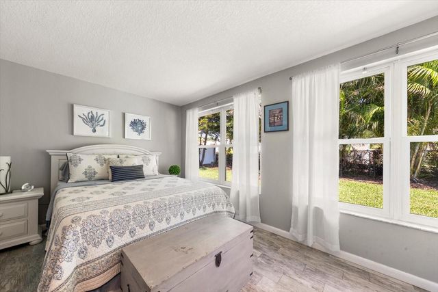 1729 LAURIE LANE, Belleair, FL 33756