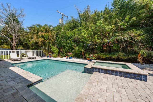 1729 LAURIE LANE, Belleair, FL 33756