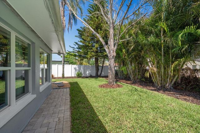 1729 LAURIE LANE, Belleair, FL 33756