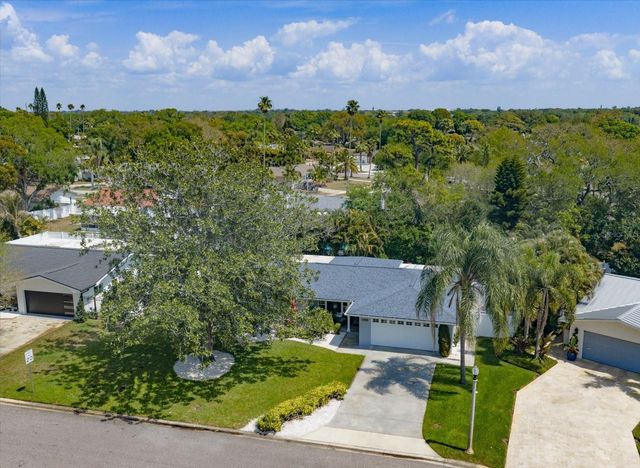 1729 LAURIE LANE, Belleair, FL 33756