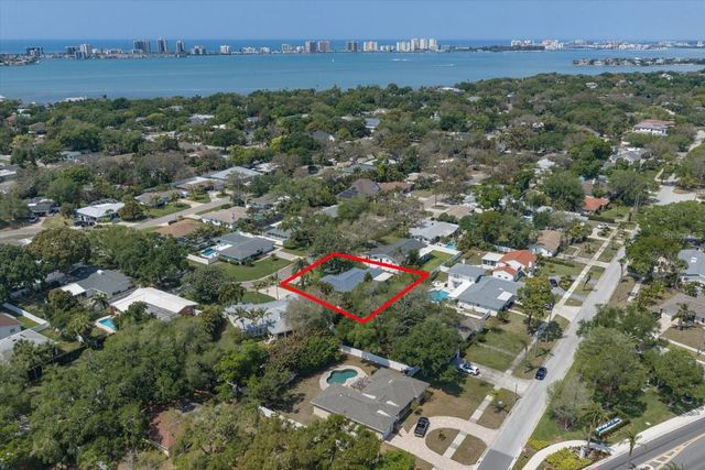 1729 LAURIE LANE, Belleair, FL 33756