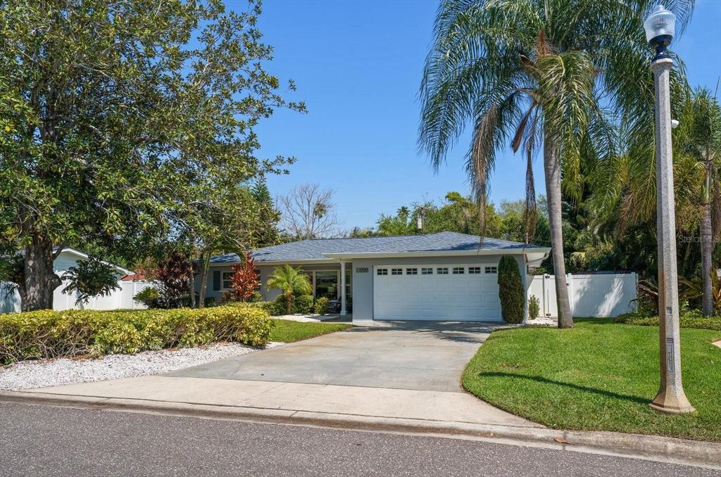 1729 LAURIE LANE, Belleair, FL 33756