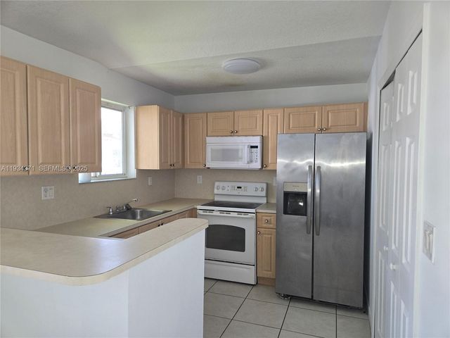 1261 SE 29th St 206-25, Homestead, FL 33035