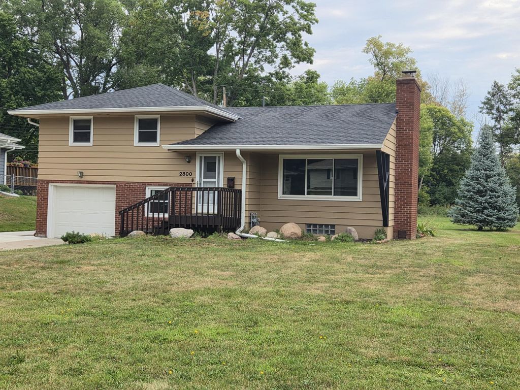 2800 Quebec Avenue N, New Hope, MN 55427 — photo 2