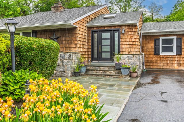 7 Longacre Drive, Huntington, NY 11743