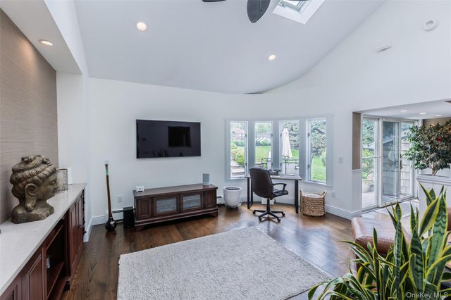 7 Longacre Drive, Huntington, NY 11743