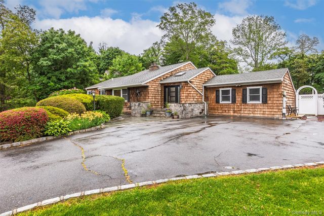 7 Longacre Drive, Huntington, NY 11743