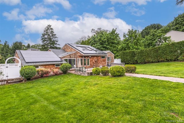 7 Longacre Drive, Huntington, NY 11743