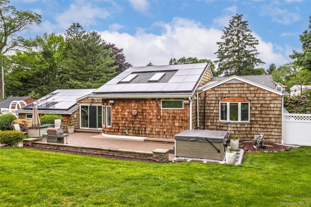 7 Longacre Drive, Huntington, NY 11743