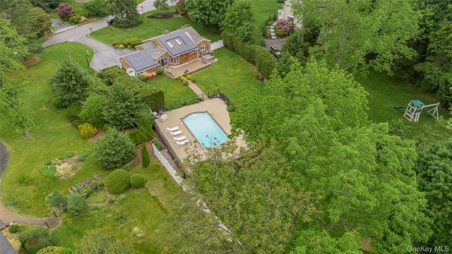 7 Longacre Drive, Huntington, NY 11743