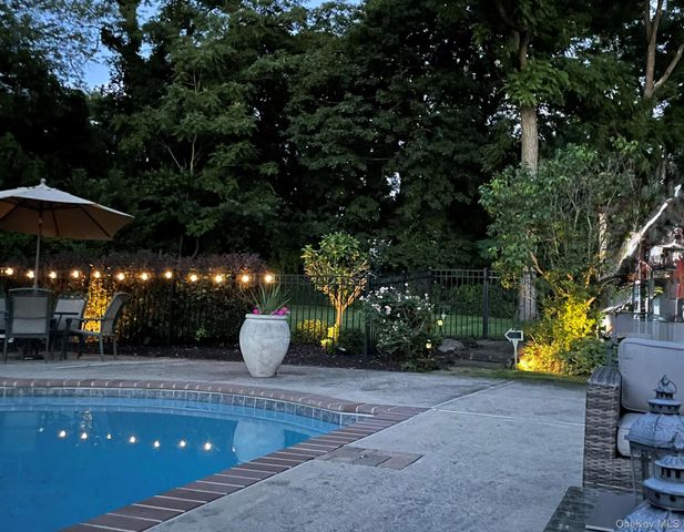 7 Longacre Drive, Huntington, NY 11743