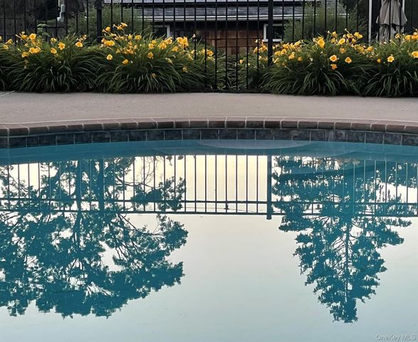 7 Longacre Drive, Huntington, NY 11743
