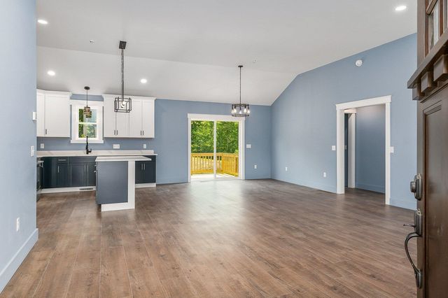4 Hawthorne Road, Ossipee, NH 03864
