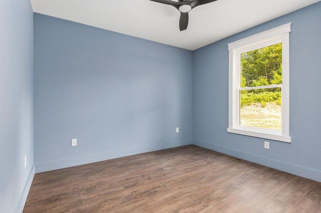 4 Hawthorne Road, Ossipee, NH 03864