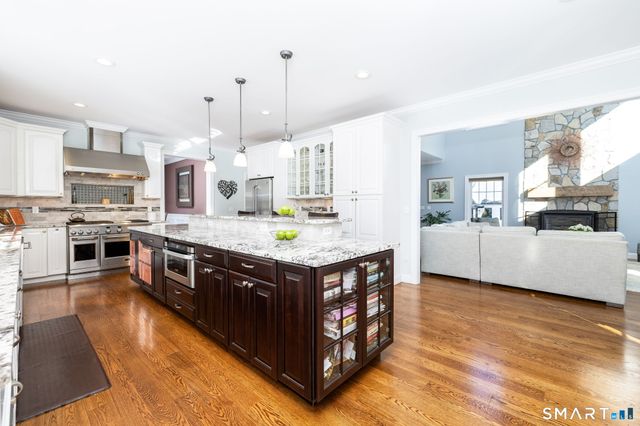 7 Hill Top Road, Morris, CT 06763