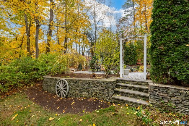 7 Hill Top Road, Morris, CT 06763