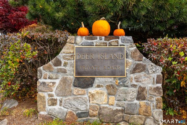 7 Hill Top Road, Morris, CT 06763