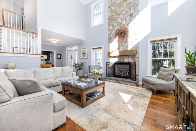 7 Hill Top Road, Morris, CT 06763