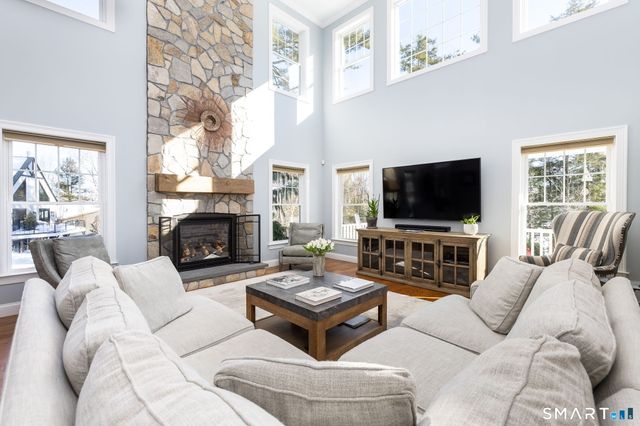 7 Hill Top Road, Morris, CT 06763