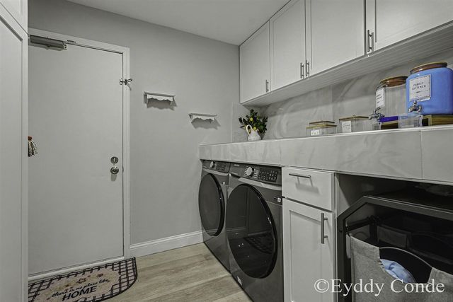 2945 Byron Center Avenue E, Wyoming, MI 49519